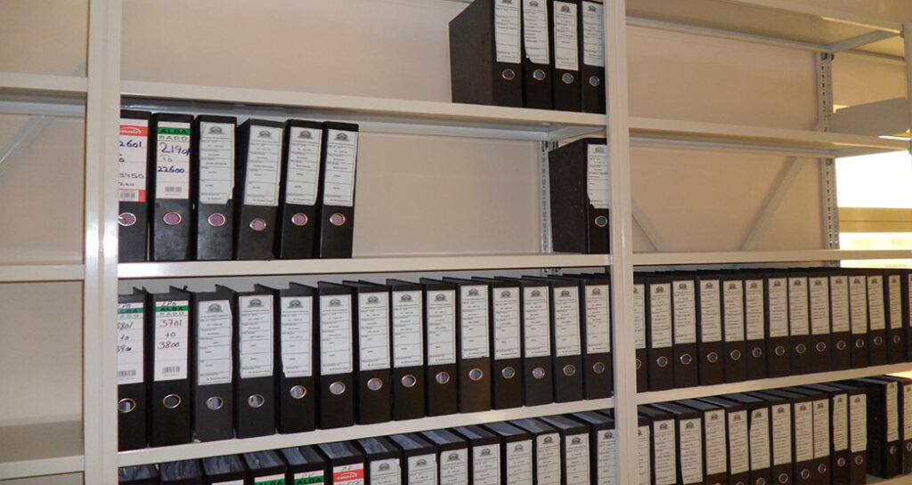 Bolt-Free-Shelving1.jpg